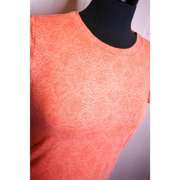 Athleta Rust Orange Snake Print T Shirt Cotton Size XS - Picture 3 of 4
